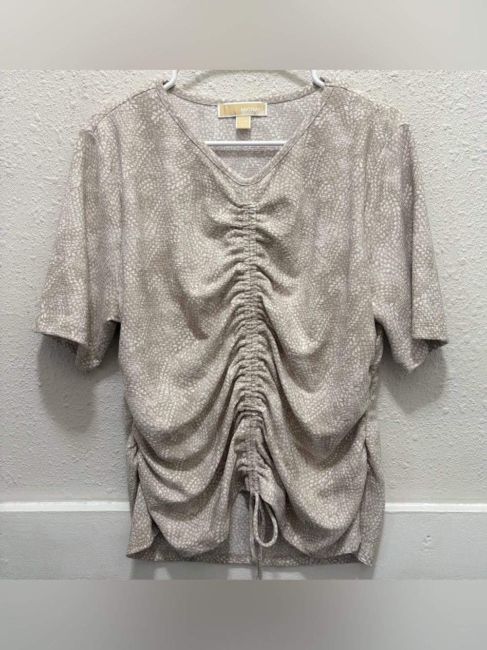 MICHAEL Michael Kors Taupe and Cream Ruched Cinched Center Top Size XL